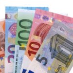 set-euro-currency-bills-isolated